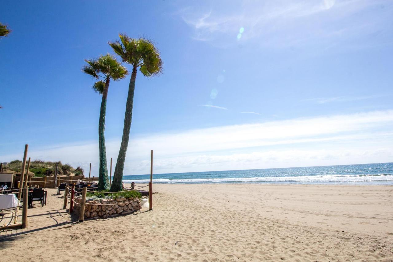 Perfectly Located Beachside In Elviria Apartemen *
